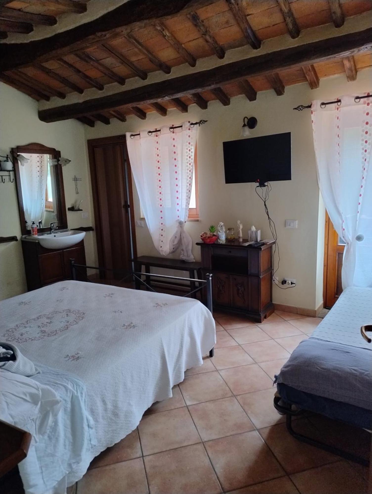 La Strega Ubriaca Bed & Breakfast Colle Val D'Elsa Bagian luar foto
